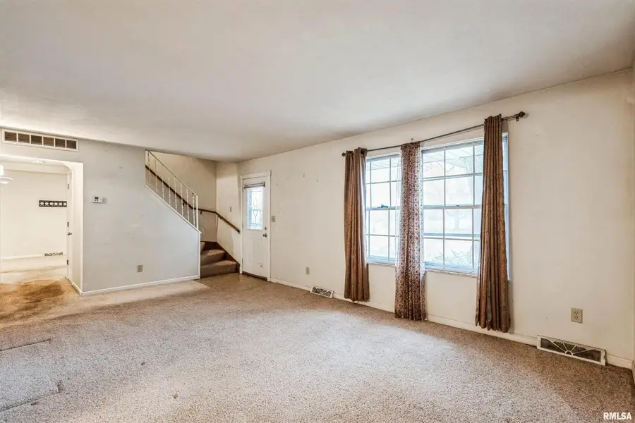 2757 W Central Park Ave Avenue, Davenport, IA 52804 - Image #3