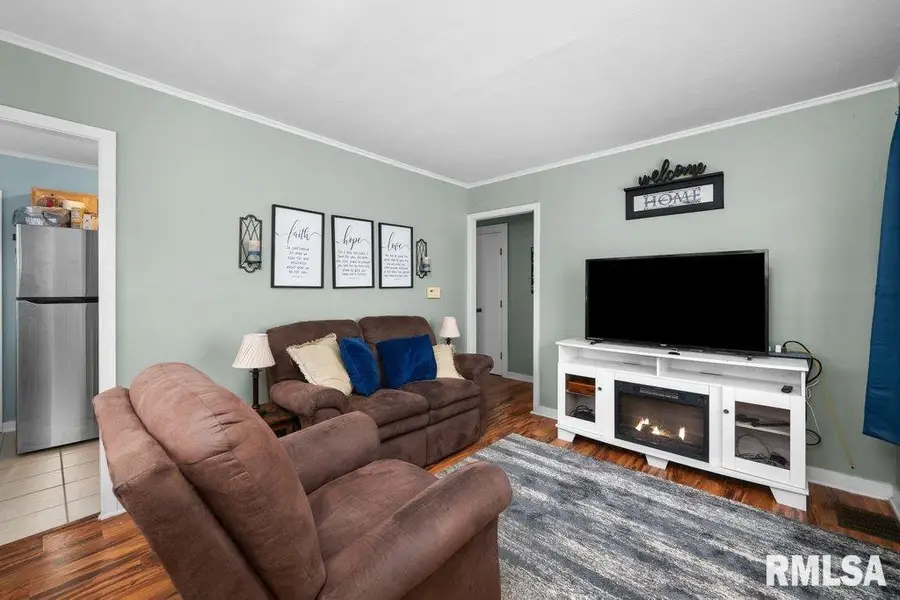 1617 W 38th Street, Davenport, IA 52806 - Image #3