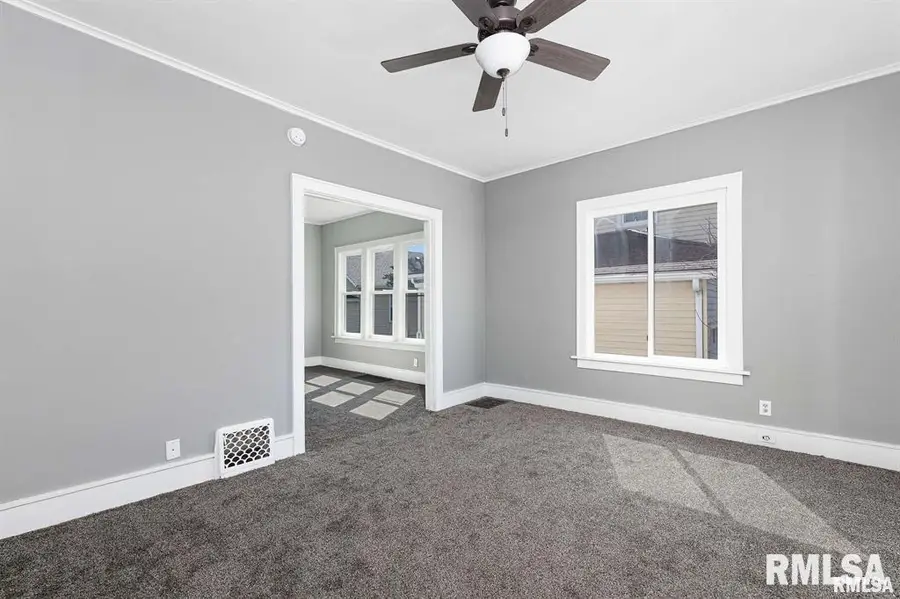 2209 - 2211 Farnam Street, Davenport, IA 52803 - #3