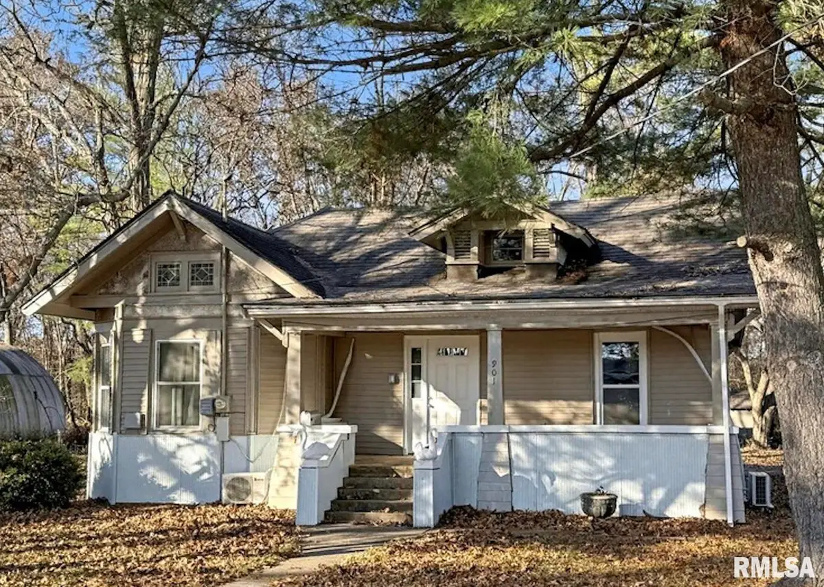 901 S 22nd Street, Herrin, IL 62948 - #1