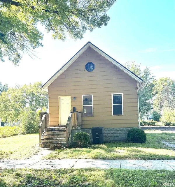 926 10th Avenue, Rock Island, IL 61201