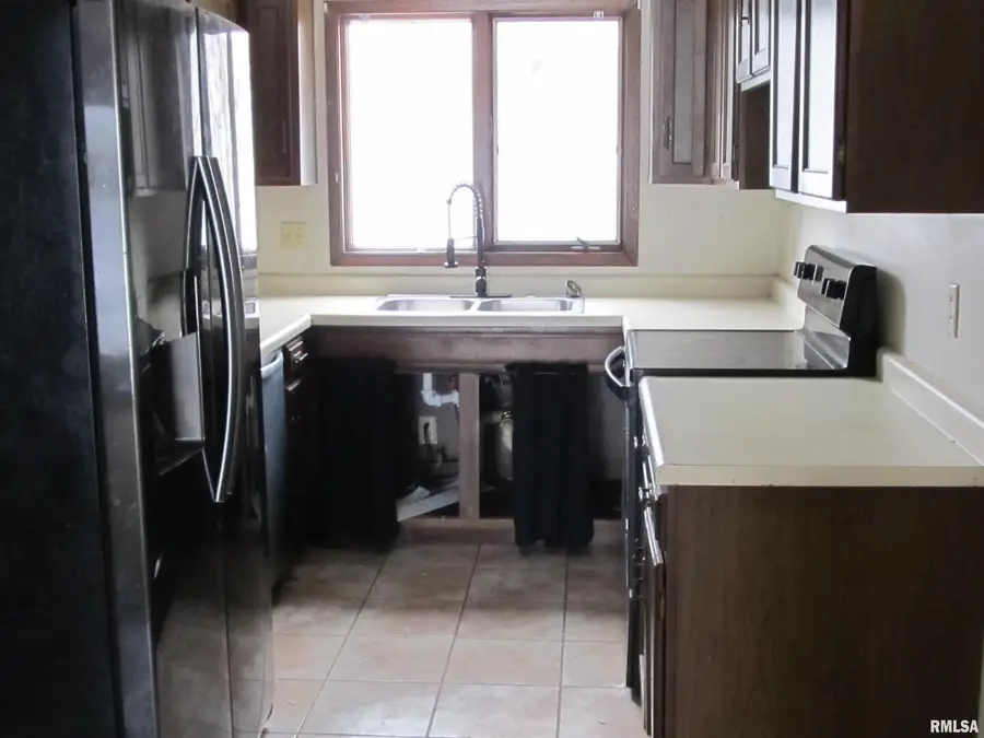 3766 Eastwood Court, Bettendorf, IA 52722 - Image #3