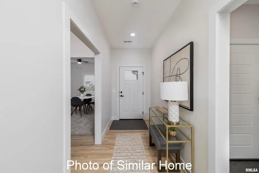 307 E Donahue Street, Eldridge, IA 52748 - Image #3