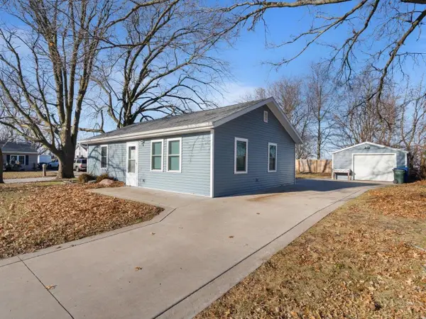 3210 W 70th Street, Davenport, IA 52806