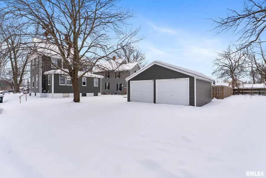 2036 N Main Street, Davenport, IA 52803 - #3