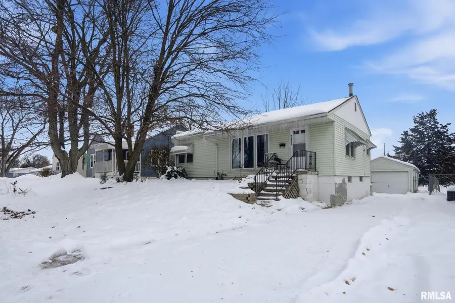 2427 29 1/2 Street, Rock Island, IL 61201 - #2