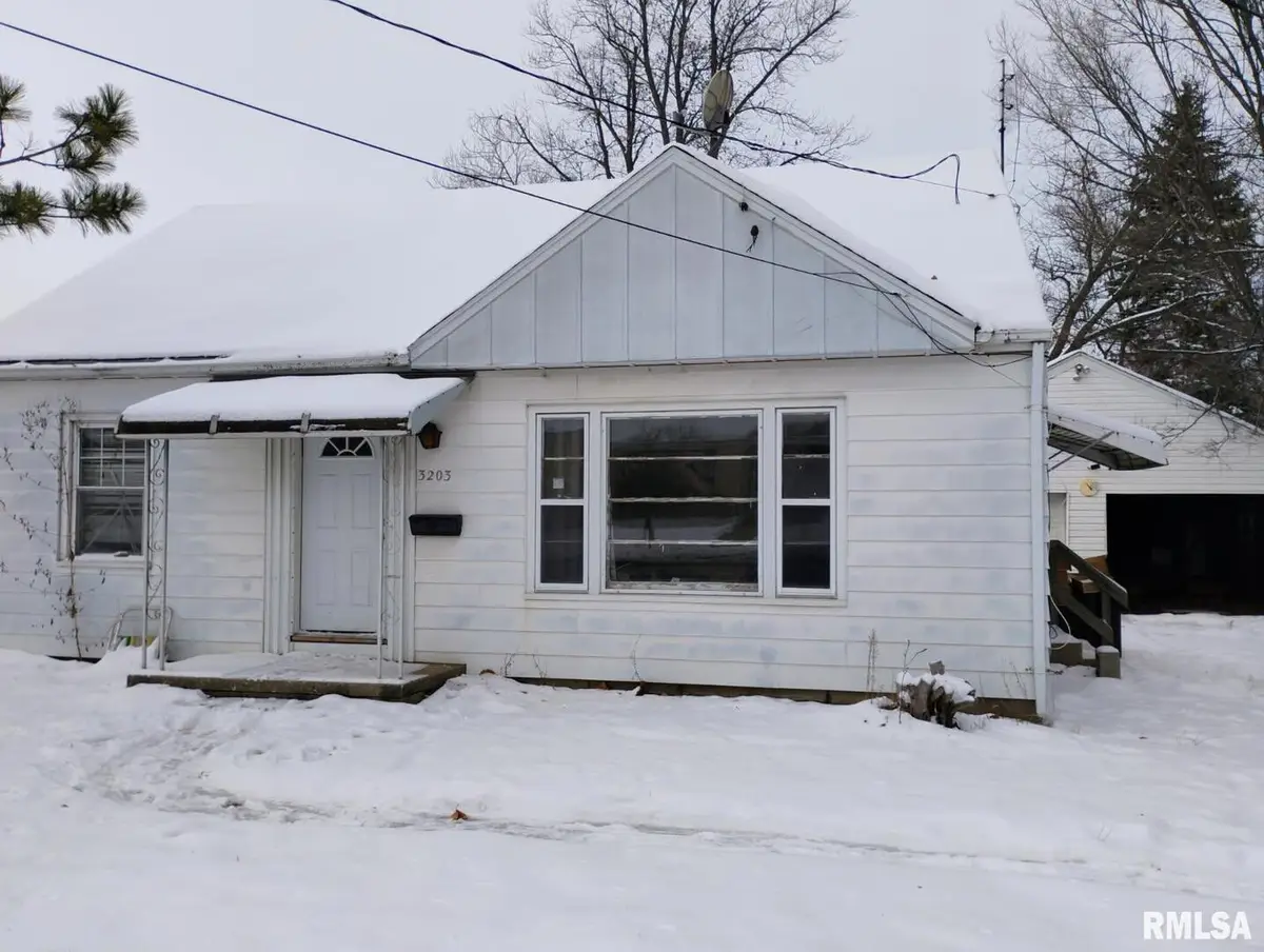 3203 N Wisconsin Avenue, Peoria, IL 61603 - Image #1