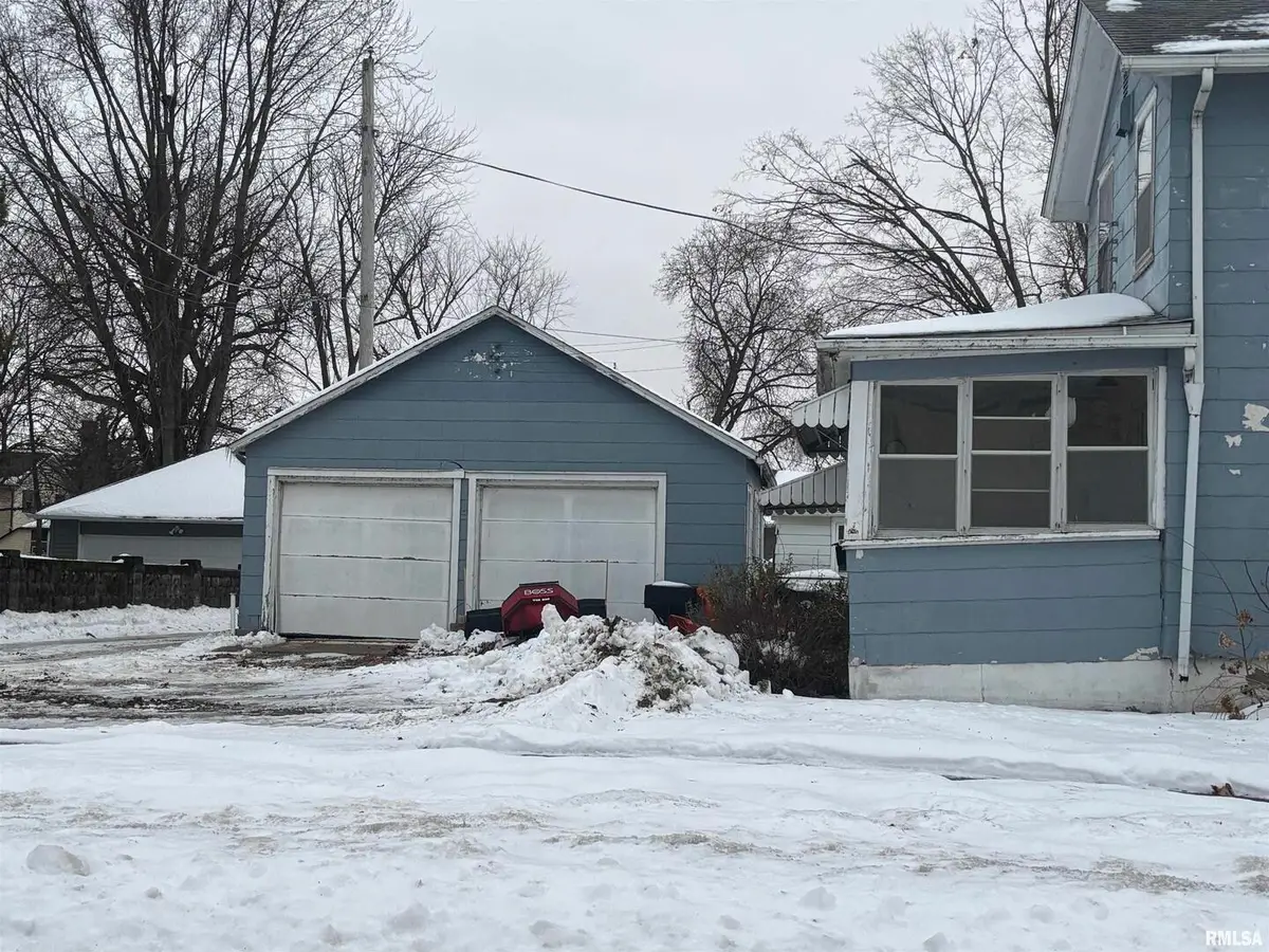 2231 Pershing Boulevard, Clinton, IA 52732 - Image #1