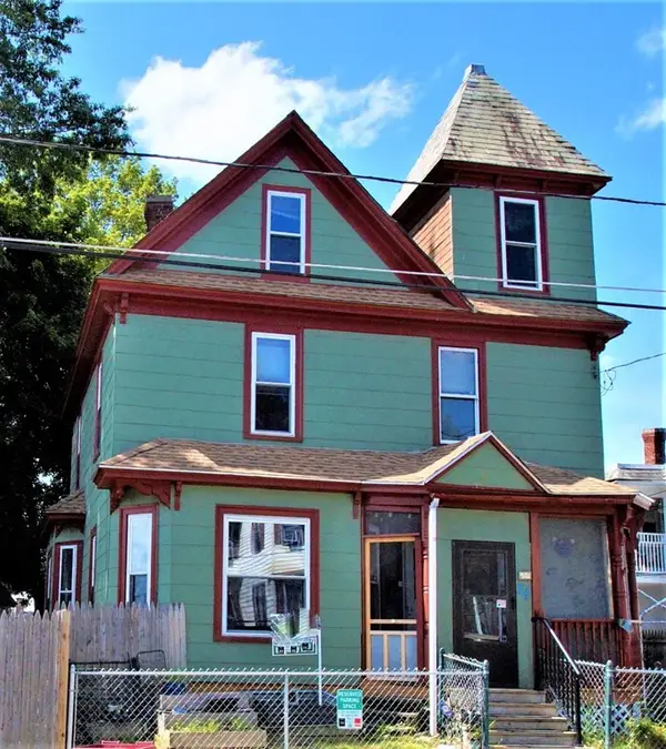 22 A St, Lowell, MA 01851