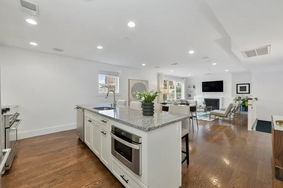 435 E 3rd St #2, South Boston, MA 02172 - #3