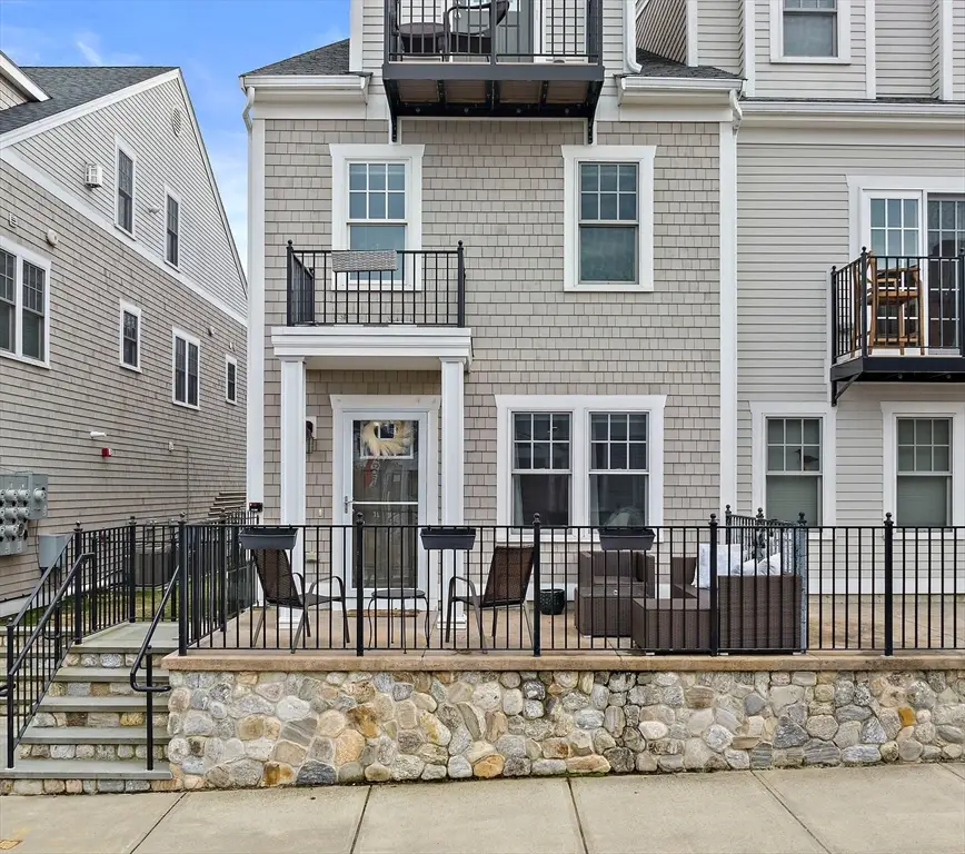 25 Howland St #2, Plymouth, MA 02360 - #3