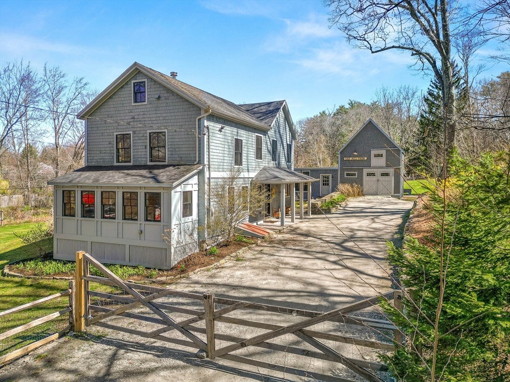 104 Bachelor St, West Newbury, MA 01985 ERA