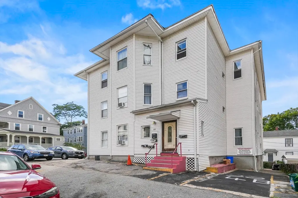 22 Hollywood St #22-1, Worcester, MA 01610 - Image #1