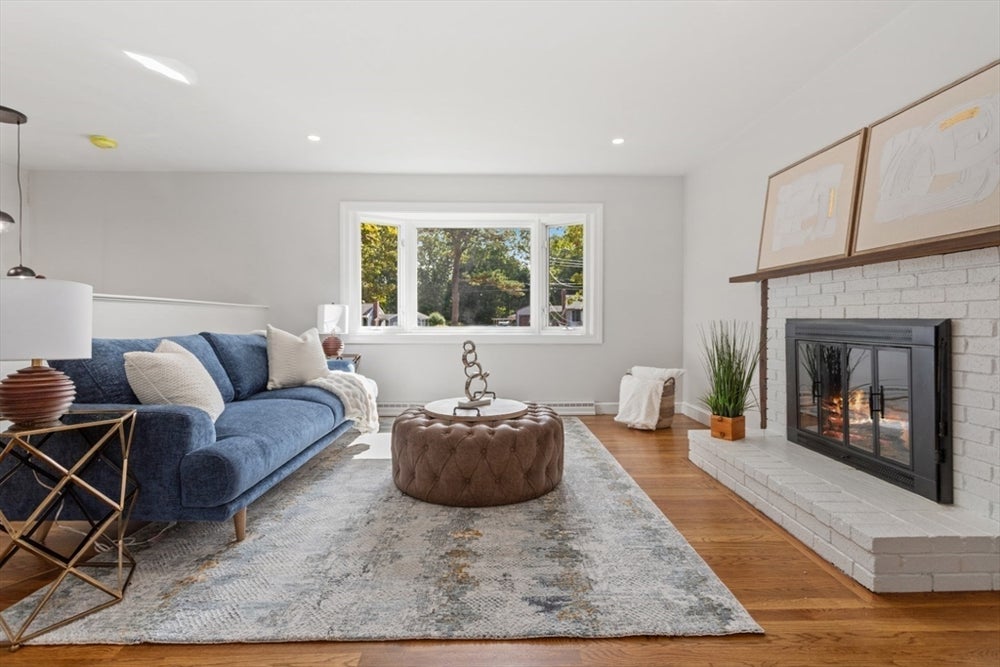 45 Esta Rd, Plymouth, MA 02360 ERA