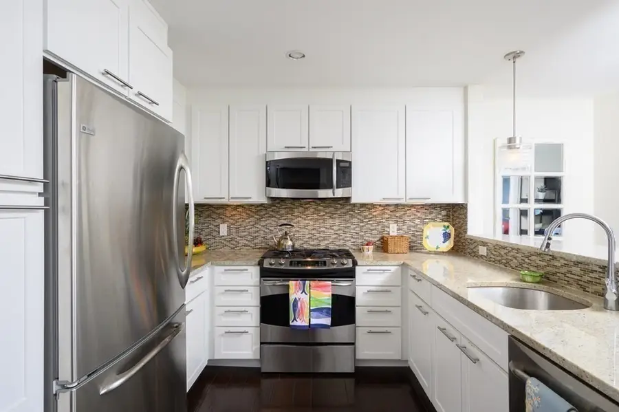 23 Shipyard Dr #206, Hingham, MA 02043 - #2