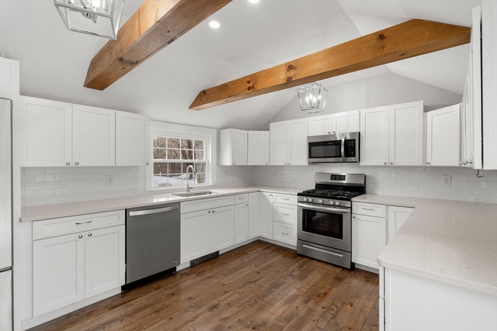 25 Howard Street, Easton, MA 02375 ERA