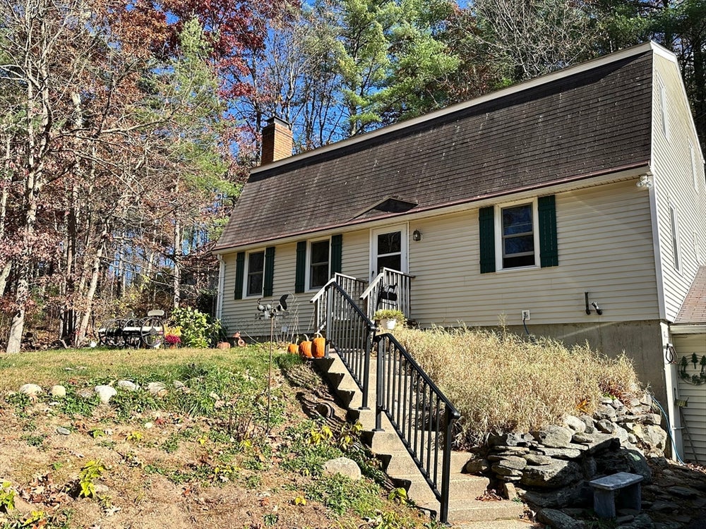 1041 Flat Hill Rd, Lunenburg, MA 01462 ERA