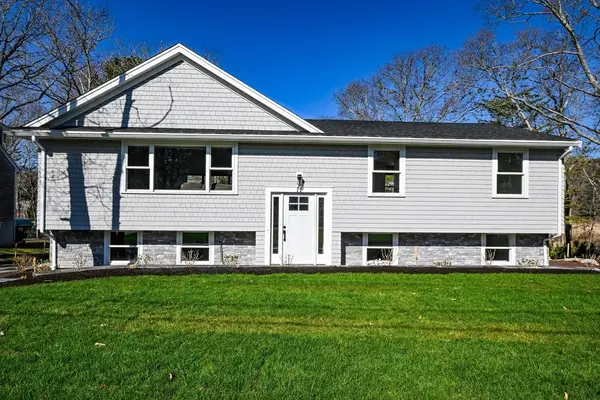 11 Madeline Rd, Falmouth, MA 02536