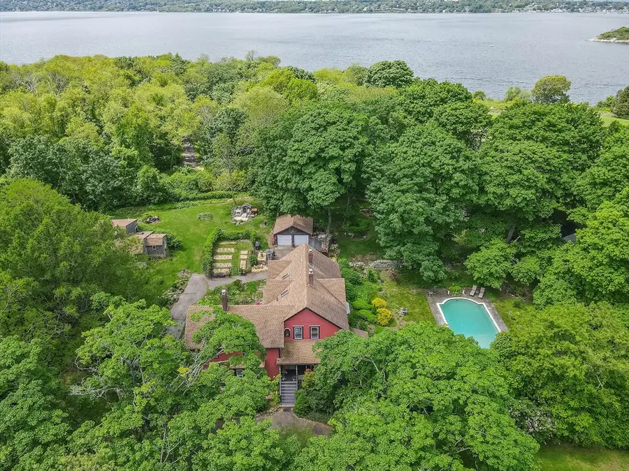 219 Nanaquaket Rd, Tiverton, RI 02878 - Image #3