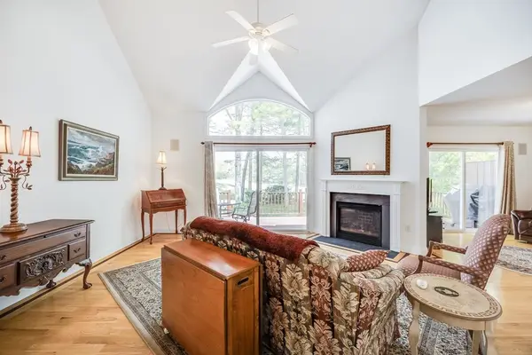 13 Laurel Hill Ct #13, Bourne, MA 02532