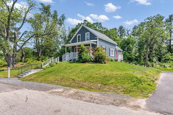24 Jefferson St, Derry, NH 03038