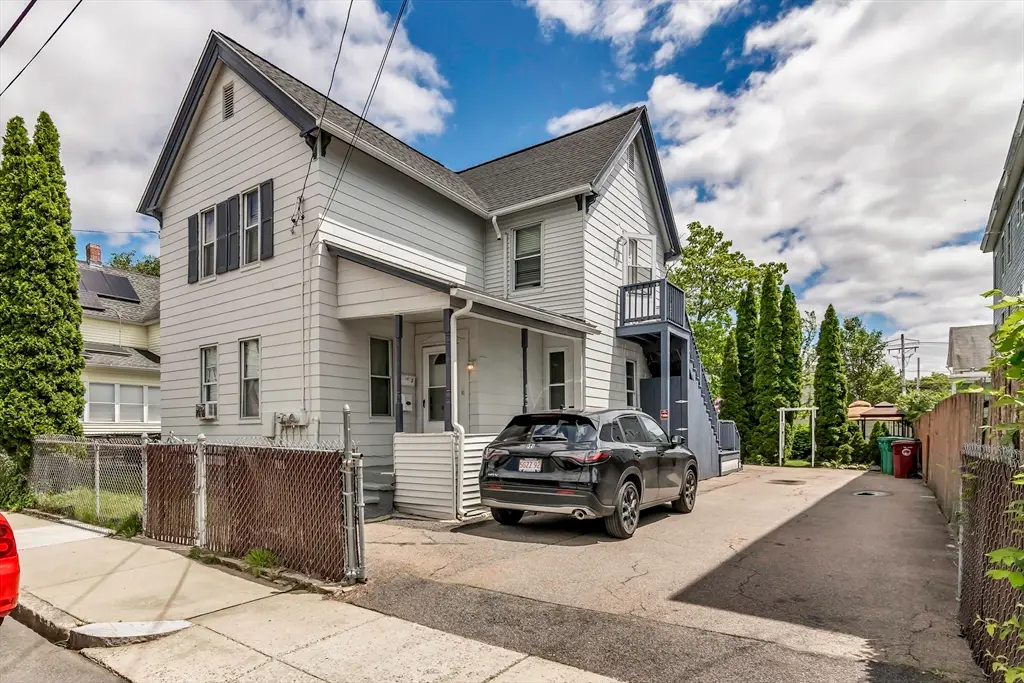 87 Lilley Ave, Lowell, MA 01850 - Image #1