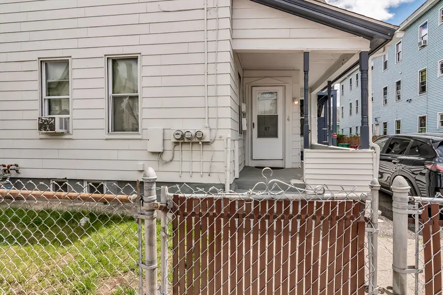 87 Lilley Ave, Lowell, MA 01850 - Image #2