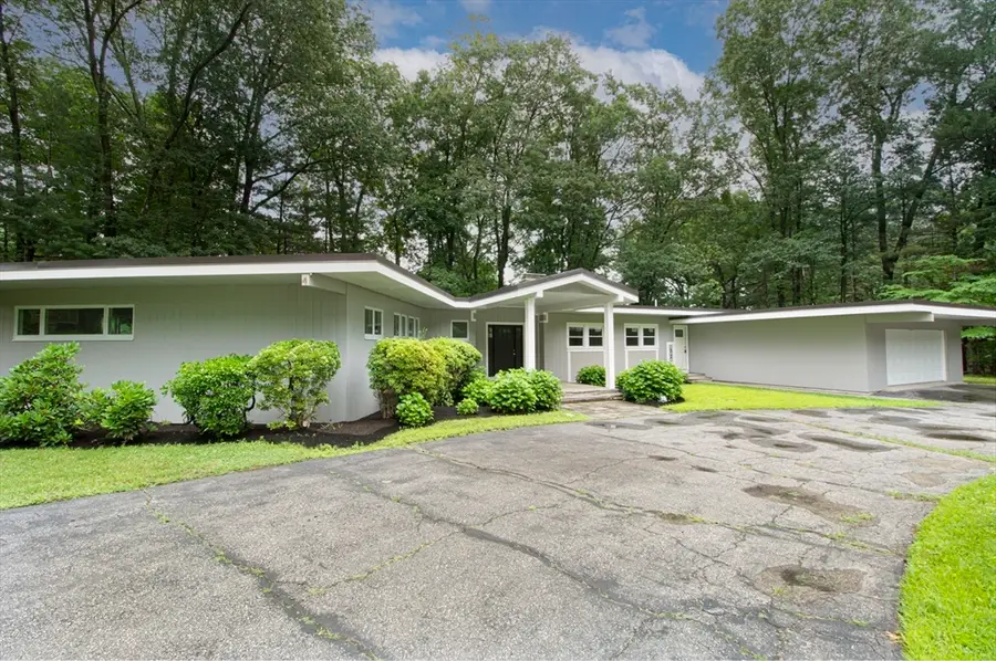 32 Aylesbury Rd, Worcester, MA 01609 - Image #3