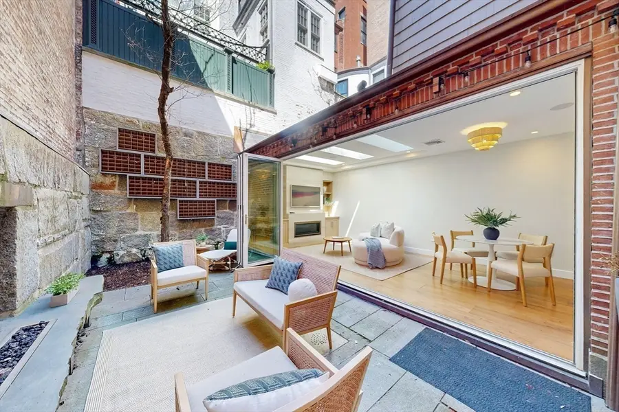 9 Chestnut St, Boston, MA 02108 - Image #2