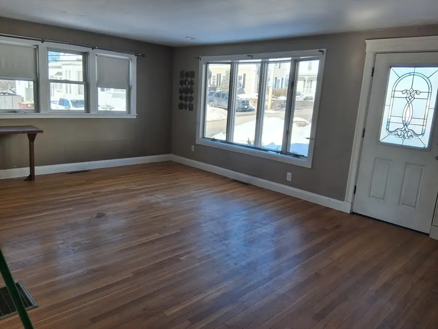 25 Richmond St, Weymouth, MA 02188 - #3