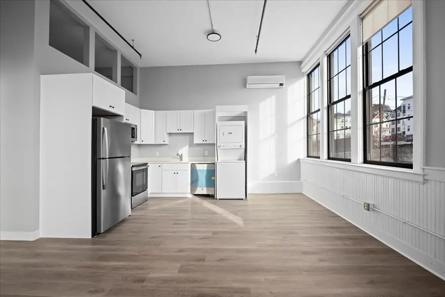 22 Waverly St, Worcester, MA 01604 - Image #2