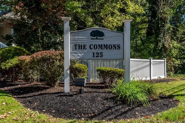 125 Highland St #103, Taunton, MA 02780