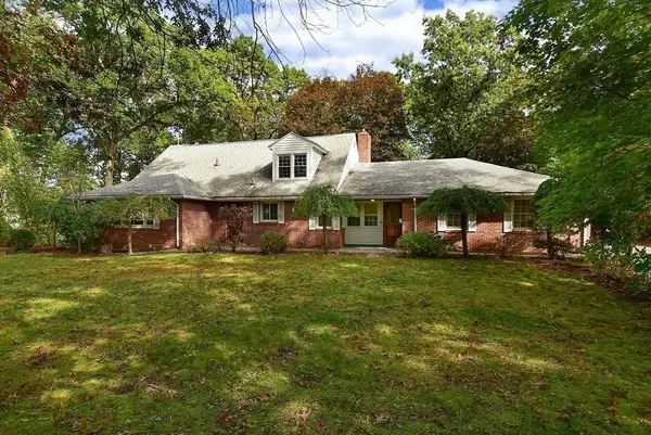 757 Shaker Rd, Longmeadow, MA 01106