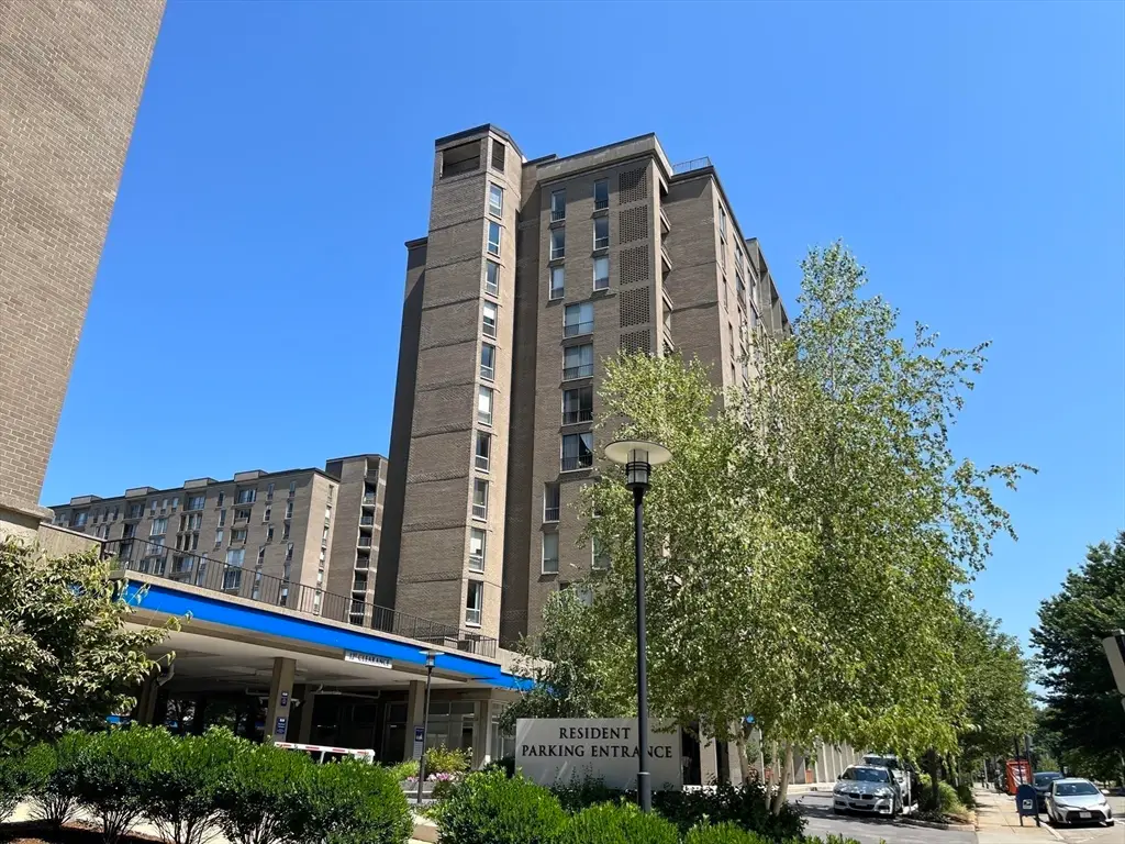 33 Pond Ave #422, Brookline, MA 02445 - Image #1