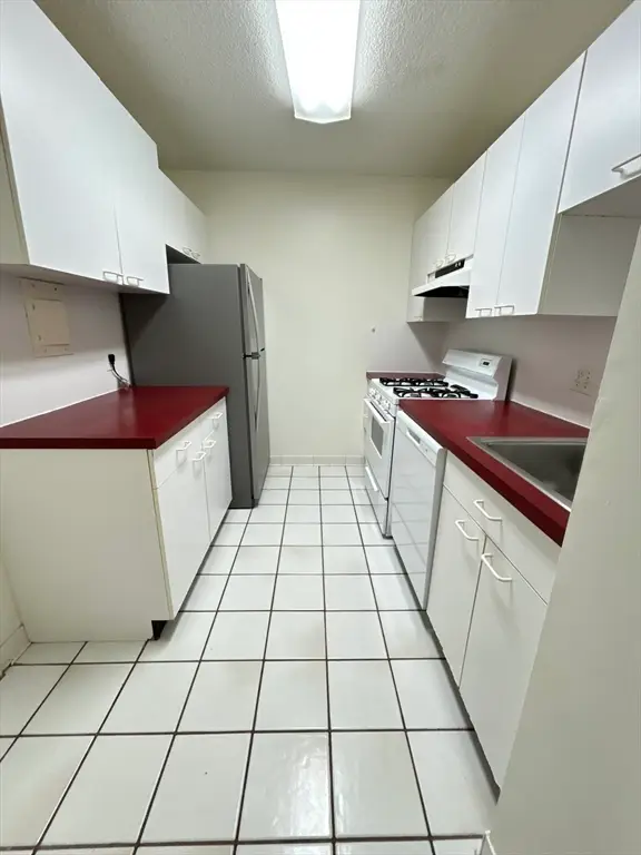 33 Pond Ave #422, Brookline, MA 02445 - Image #2