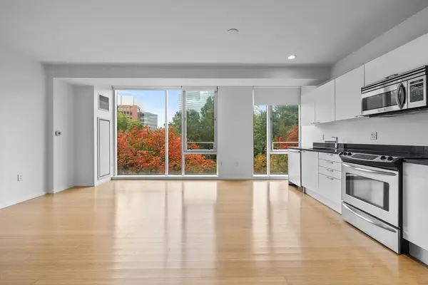 2 Earhart St #321, Cambridge, MA 02141