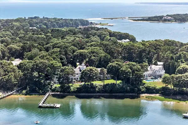 168 Garrison Ln, Barnstable, MA 02655