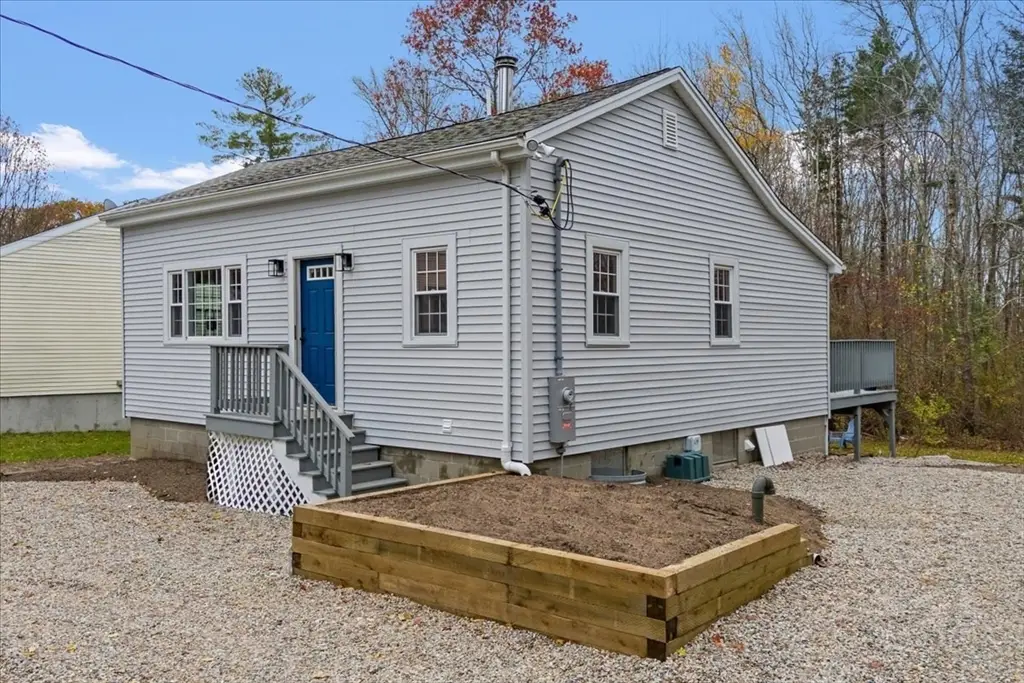 102 Leon Ct, Hanson, MA 02341 - Image #1