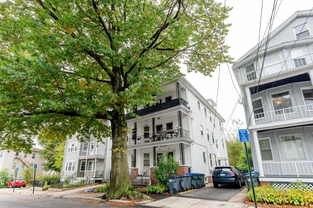 39 Richter St, Providence, RI 02908 - Image #1