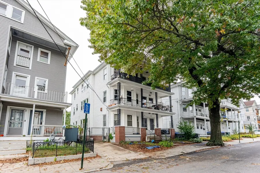 39 Richter St, Providence, RI 02908 - Image #3