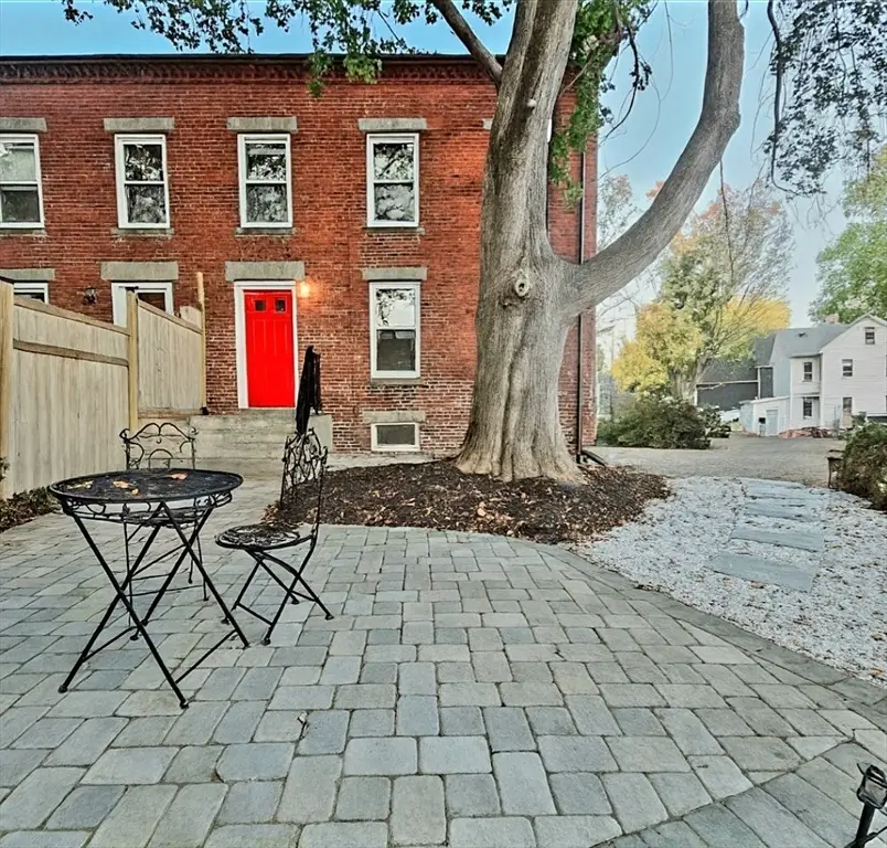 321 Riverside Dr, Northampton, MA 01062 - Image #1