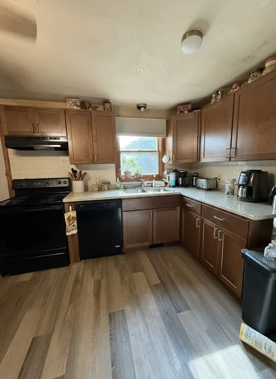 325 Washington St #3, West Warwick, RI 02893 - Image #2