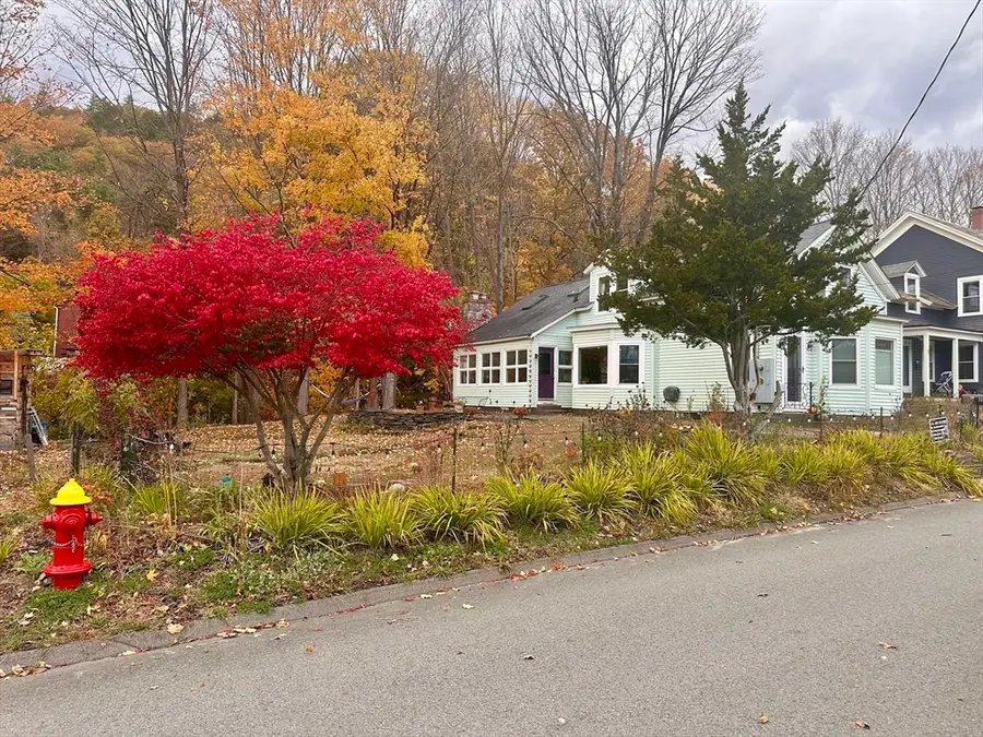 33 Williams St, Shelburne Falls, MA 01370 - Image #2