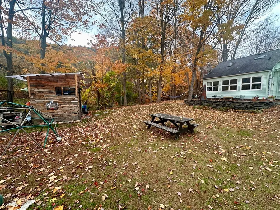 33 Williams St, Shelburne Falls, MA 01370 - Image #3
