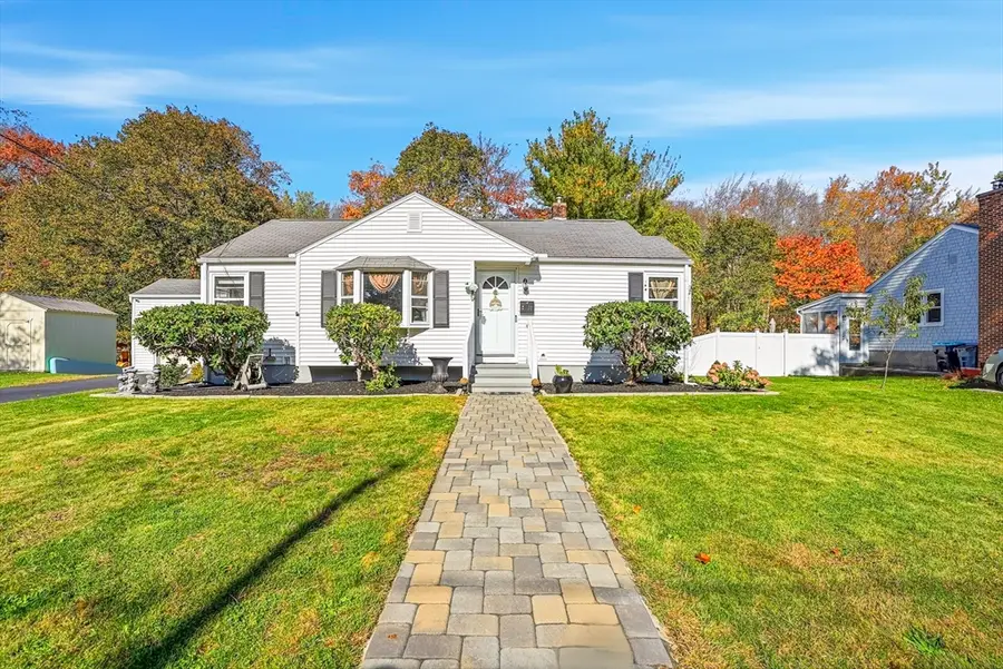 35 Woodway Dr, Shrewsbury, MA 01545 - Image #2