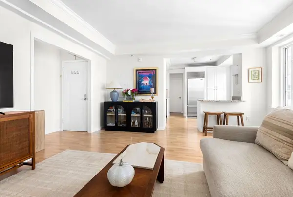 20 Chapel St #B712, Brookline, MA 02446