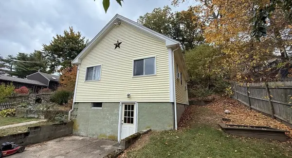 10 Fir Rd, Pembroke, MA 02359