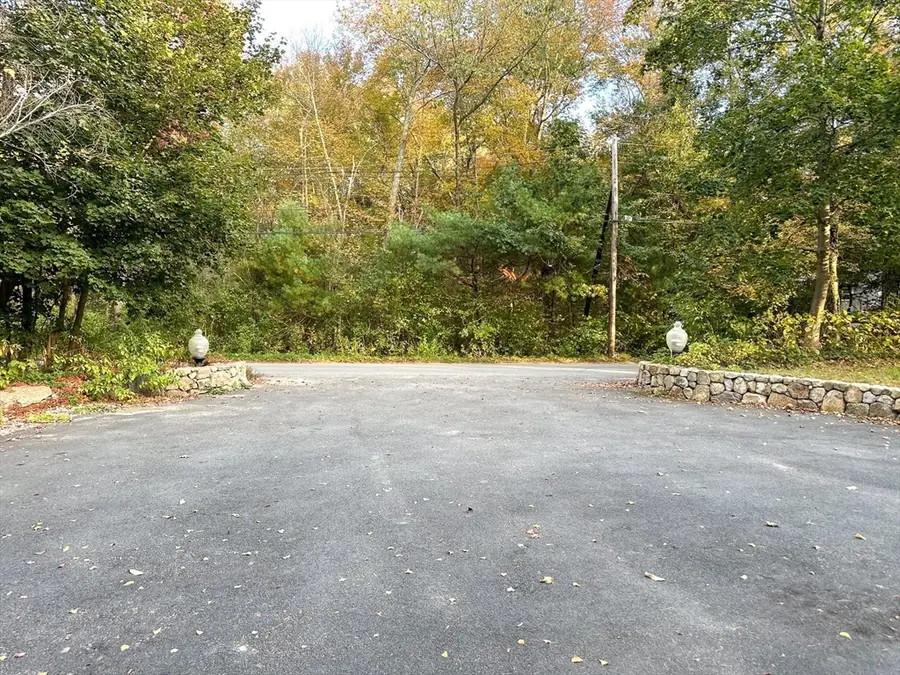 125 Maple St, Carlisle, MA 01741 - Image #2