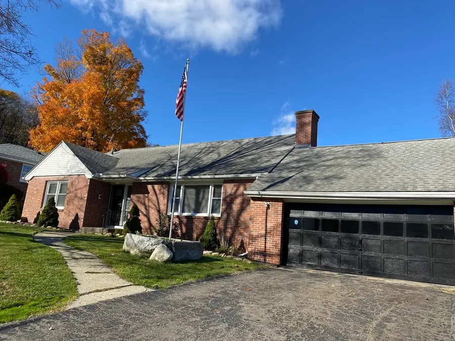 37 Laura Ln, Holyoke, MA 01040 - Image #2