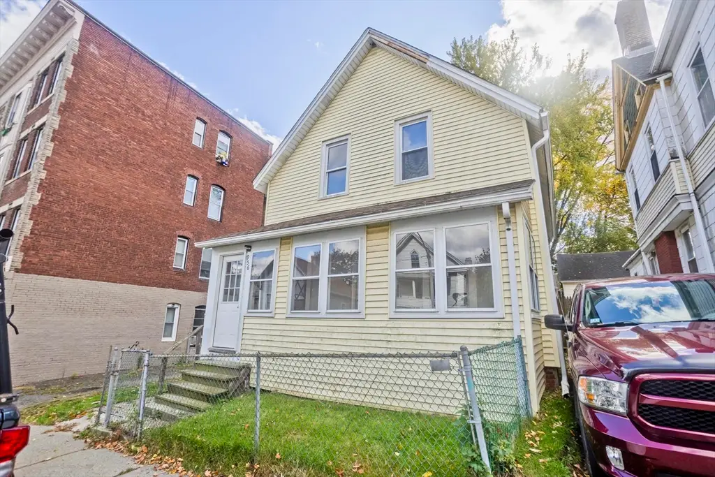 956 Dwight St, Holyoke, MA 01040 - Image #1